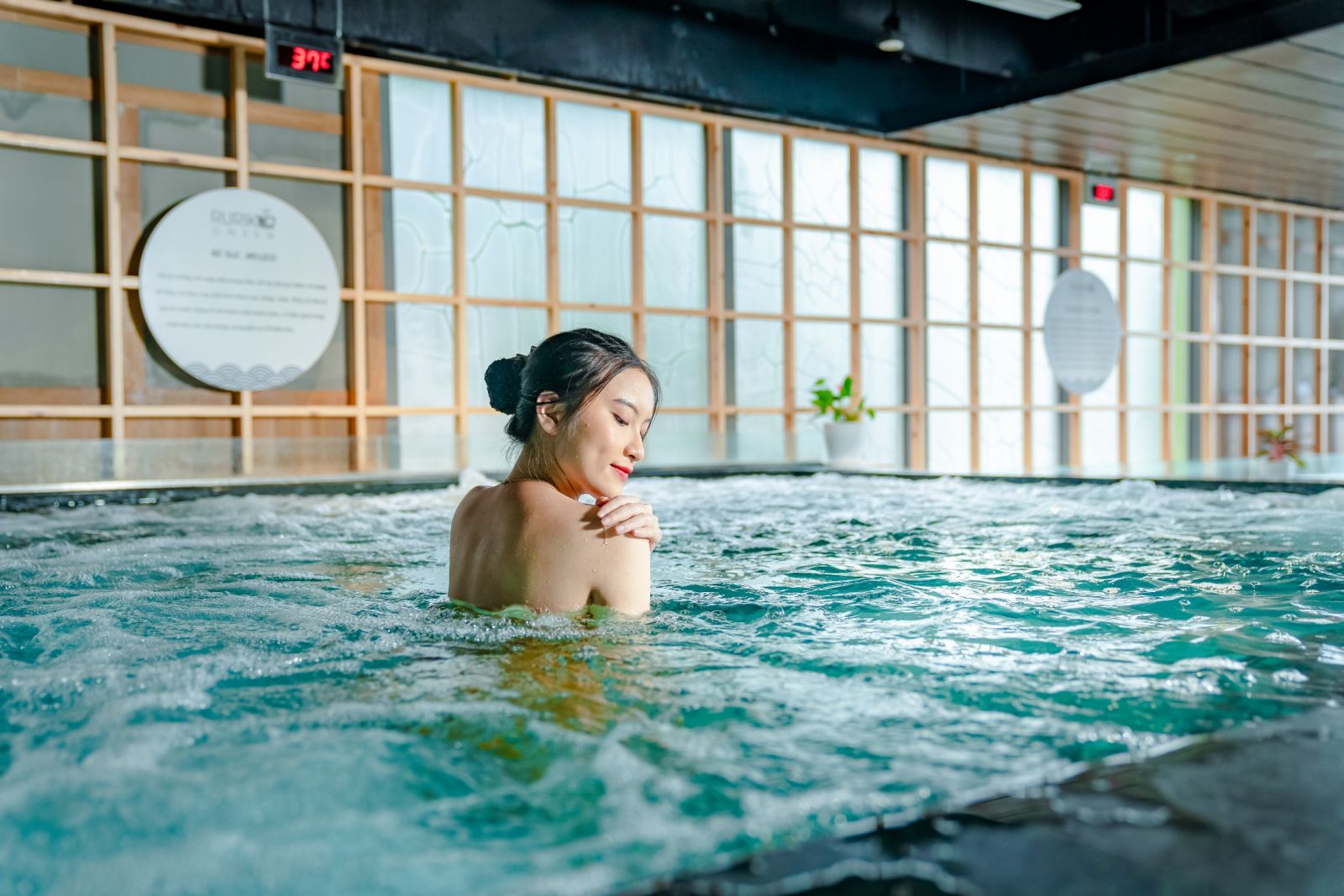 Trải nghiệm tắm khoáng nóng Onsen giúp tinh thần thoải mái, giải tỏa căng thẳngv
