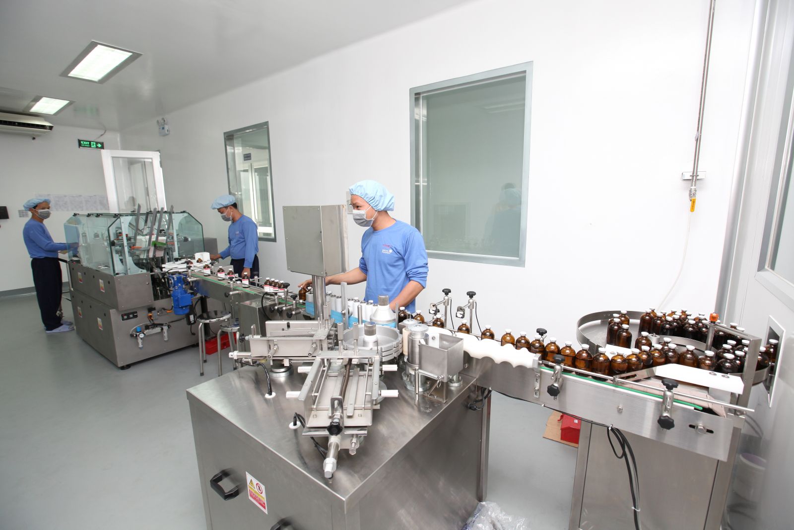 Dây chuyền sản xuất sản phẩm thuốc thú y, thuốc thủy sản đạt chuẩn WHO-GMP tại Anova Pharma - một thành viên của Nova Consumer