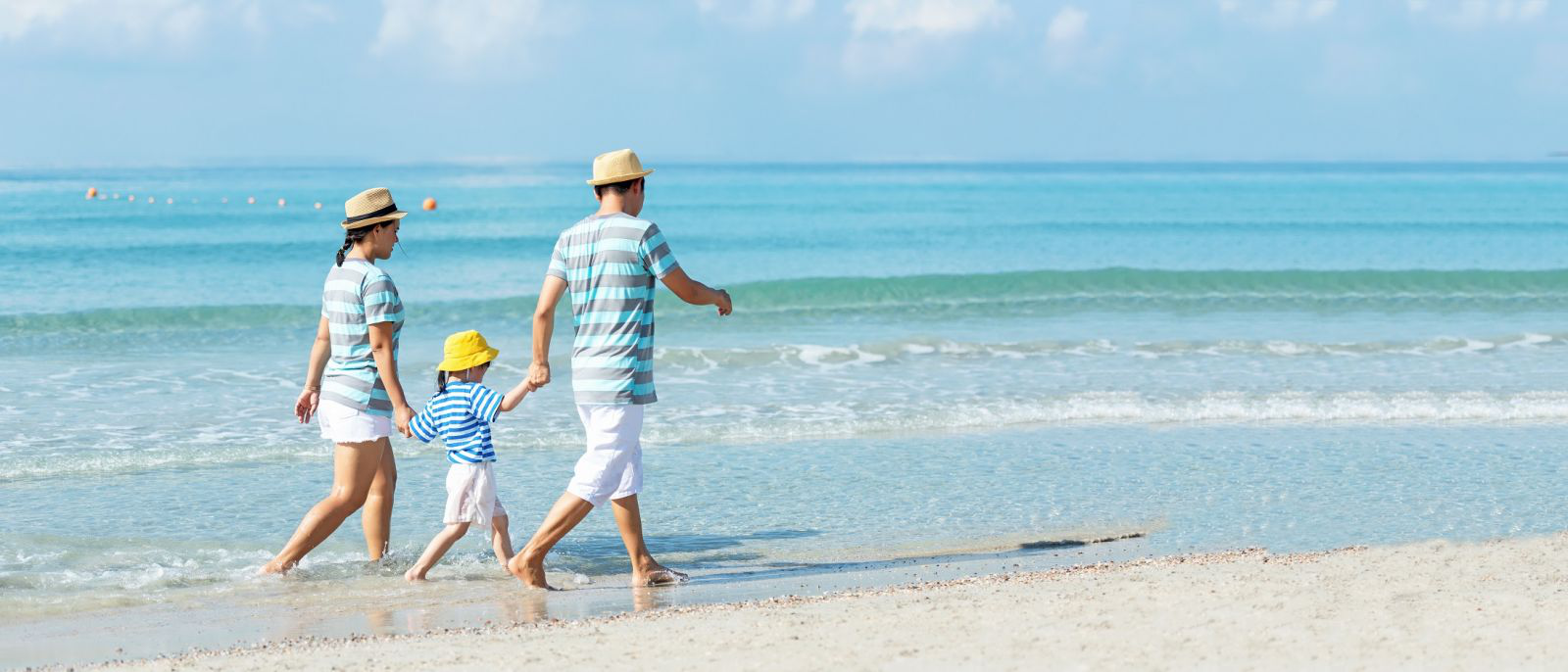 Du lịch biển là một trong những hoạt động nghỉ dưỡng được các gia đình yêu thích nhất. 