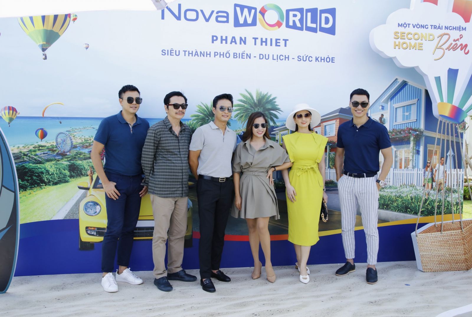 Tuấn Tú cùng nhiều nghệ sỹ miền Bắc đã có dịp tham quan NovaWorld Phan Thiet vào năm ngoái.