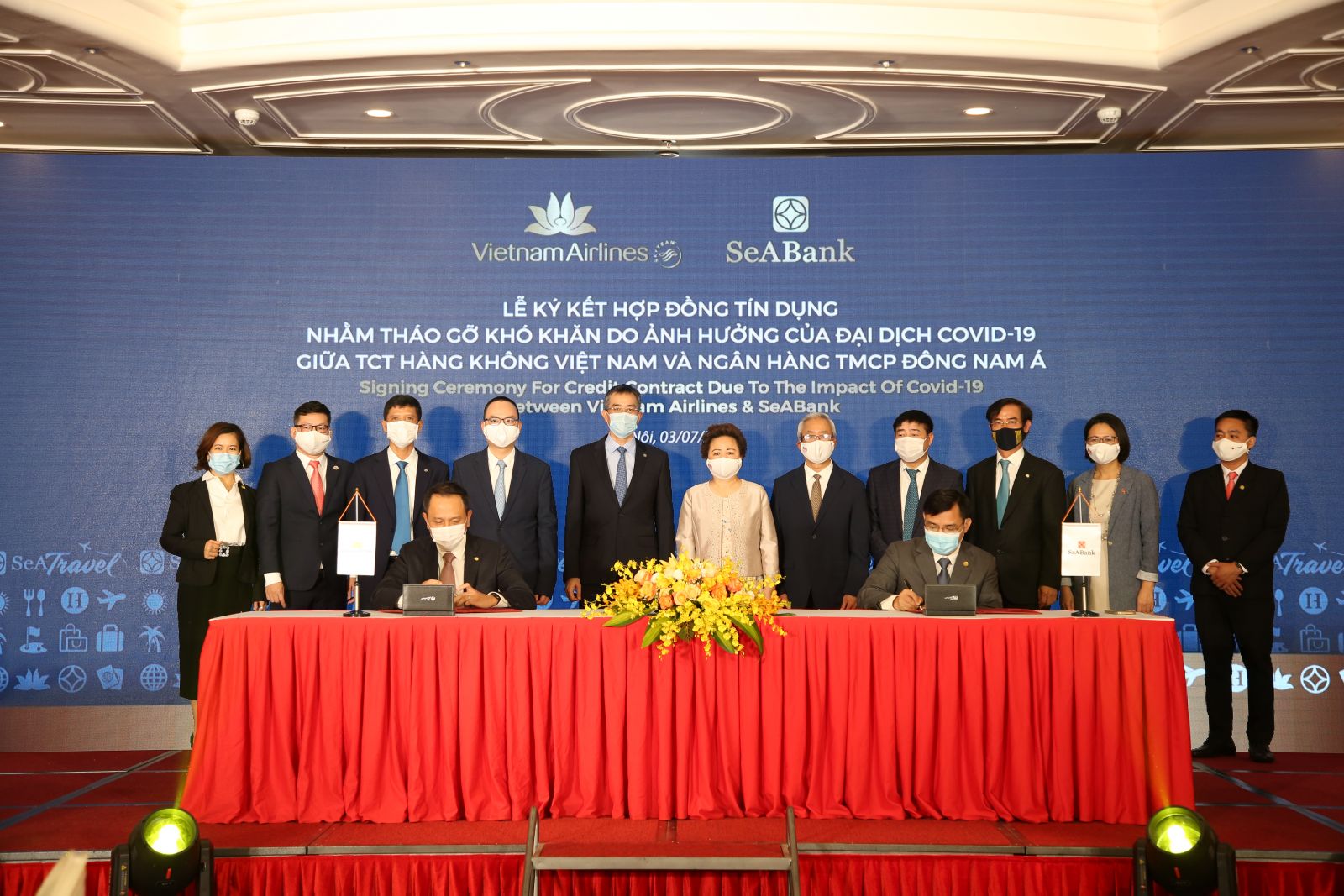 Đại diện Vietnam Airlines và SeABank ký kết ký kết hợp đồng tín dụng