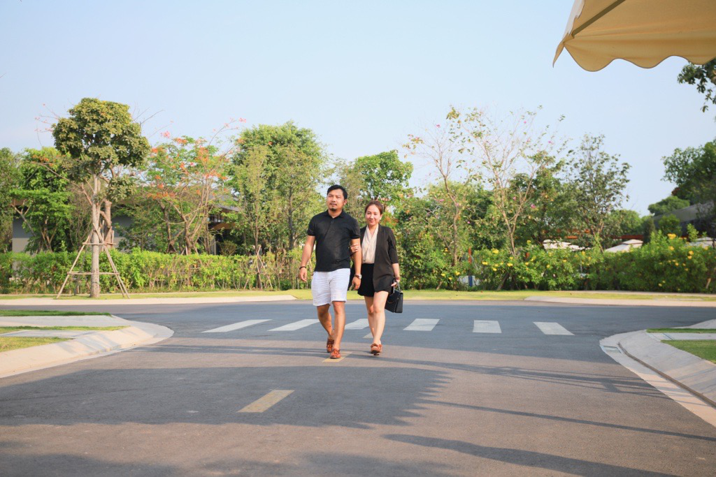 Vợ chồng anh Quốc Việt trải nghiệm không gian sống tương lại khu đô thị sinh thái thông minh Aqua City 