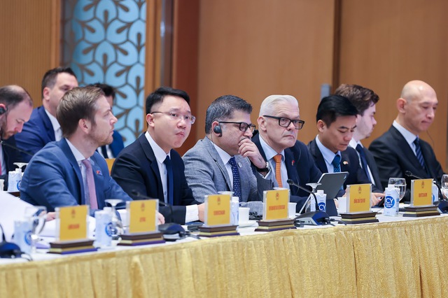 Đại diện các nhà đầu tư nước ngoài tham dự Hội nghị - Ảnh: VGP/Nhật Bắc