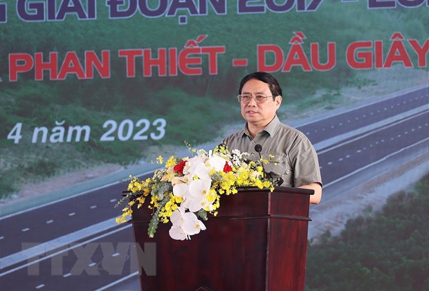 Thủ tướng Phạm Minh Chính phát biểu tại Lễ khánh thành 2 dự án thành phần, tại điểm cầu Bình Thuận. (Ảnh: Dương Giang/TTXVN)