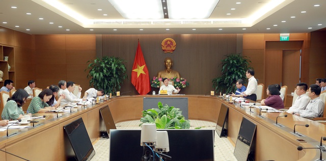 Phó Thủ tướng Trần Hồng Hà yêu cầu, các địa phương khẩn trương, nghiêm túc giải quyết các nhóm vấn đề tồn tại thuộc thẩm quyền nhằm hoàn thành thủ tục pháp lý cho các dự án BĐS - Ảnh: VGP/Minh Khôi