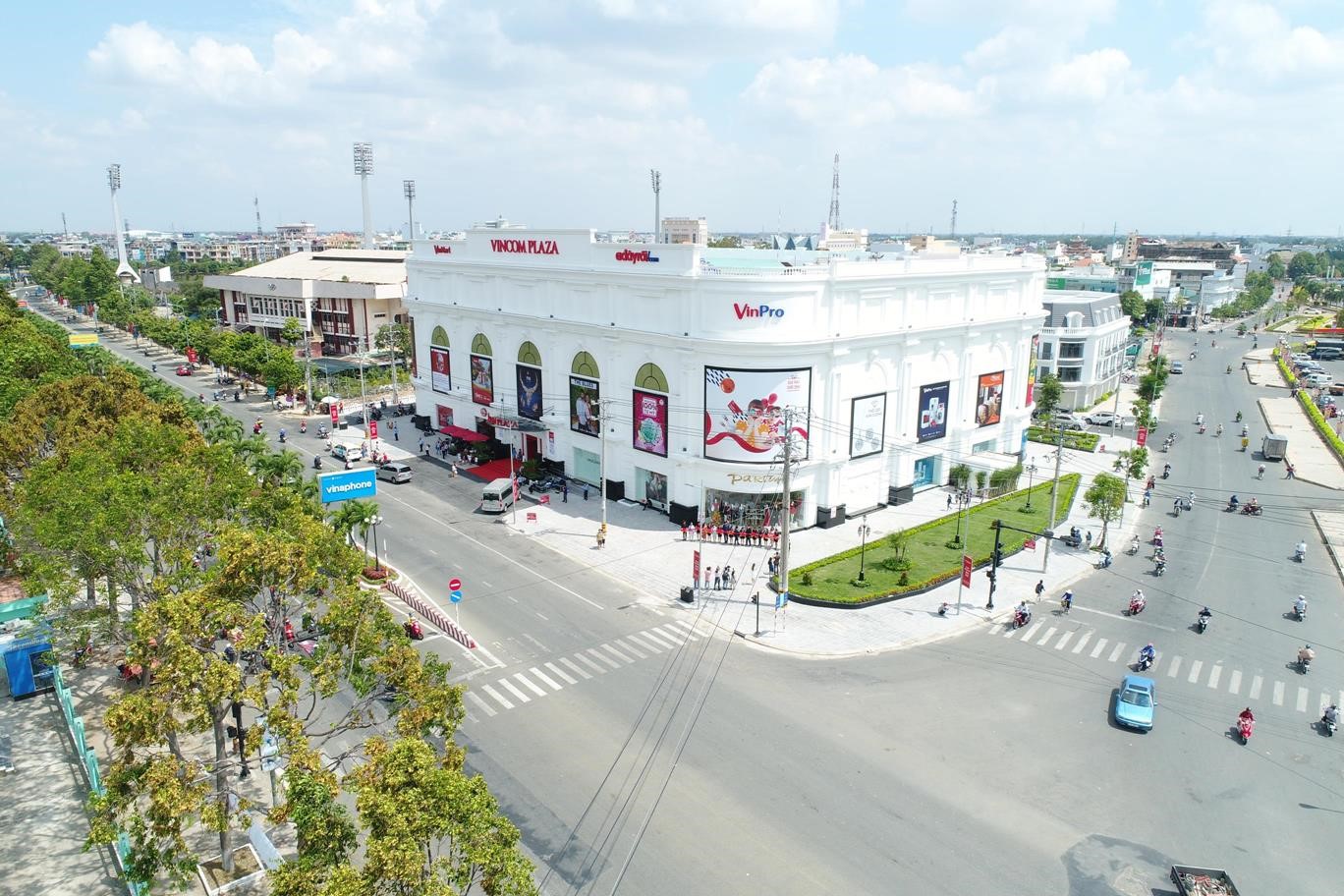 Sự xuất hiện của hệ thống Vincom +, Vincom Palaza khẳng định tiềm năng thu hút đầu tư của thị xã Thái Hòa trong phát triển kinh tế xã hội của địa phương
