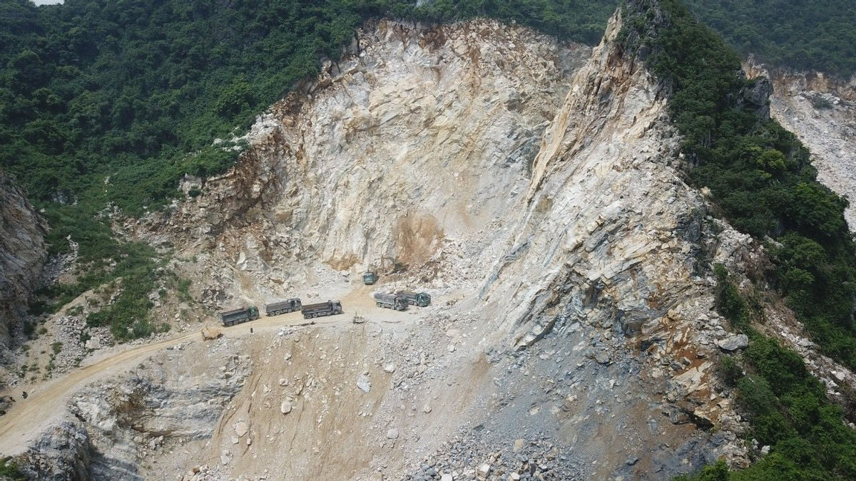 Mỏ đá tại địa bàn xã Thanh Sơn, huyện Kim Bảng, Hà Nam
