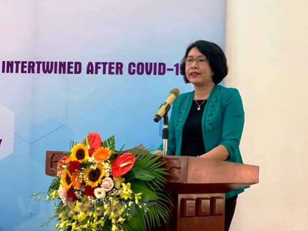 Bà Trần Thị Hồng Minh, Viện trưởng Viện Nghiên cứu Quản lý Kinh tế Trung ương phát biểu.