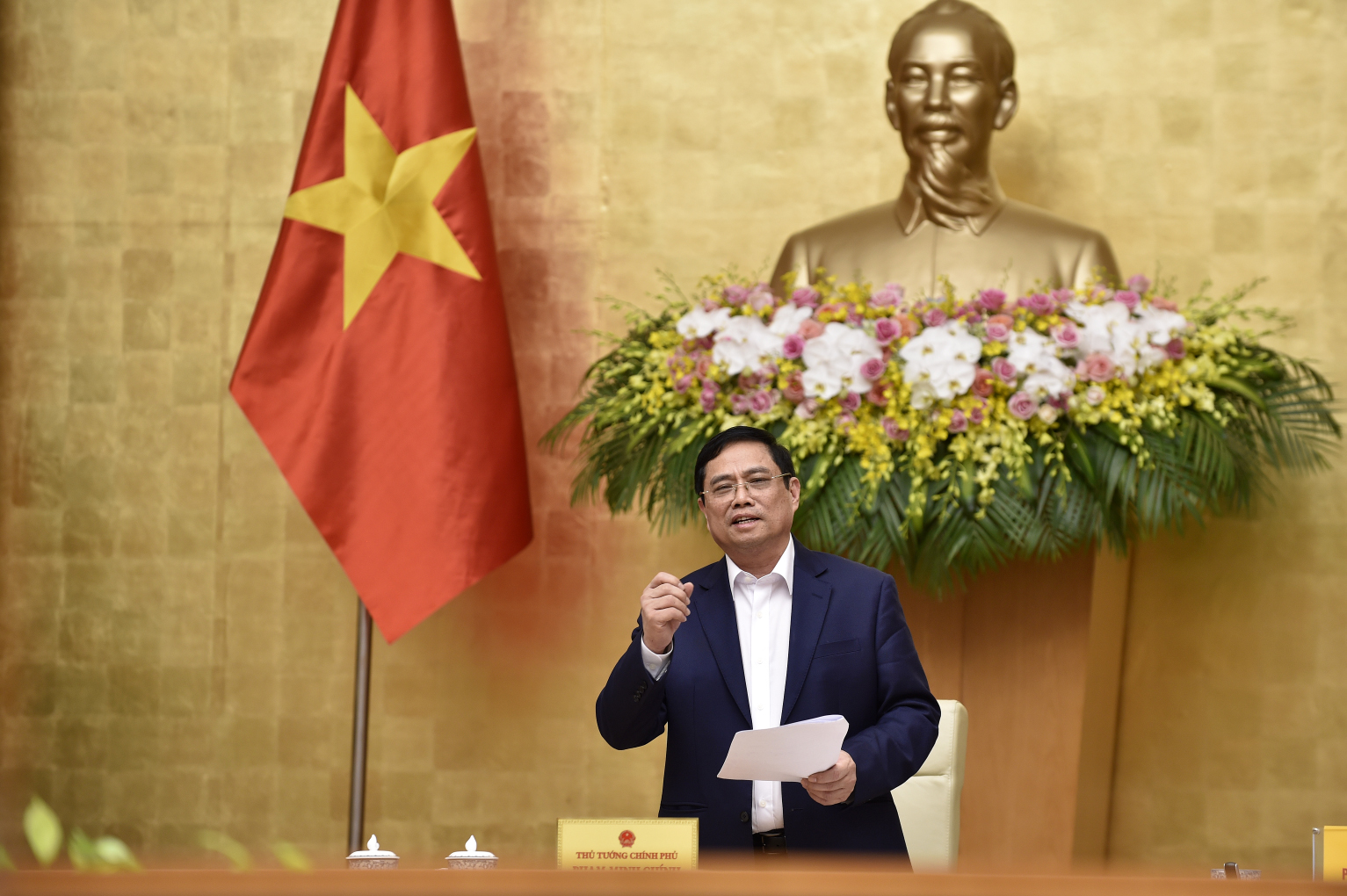 Thủ tướng Phạm Minh Chính yêu cầu, lấy người dân, doanh nghiệp là trung tâm phục vụ; bảo đảm mọi người dân đều có cơ hội tham gia và thụ hưởng thành quả phát triển kinh tế - xã hội của đất nước.