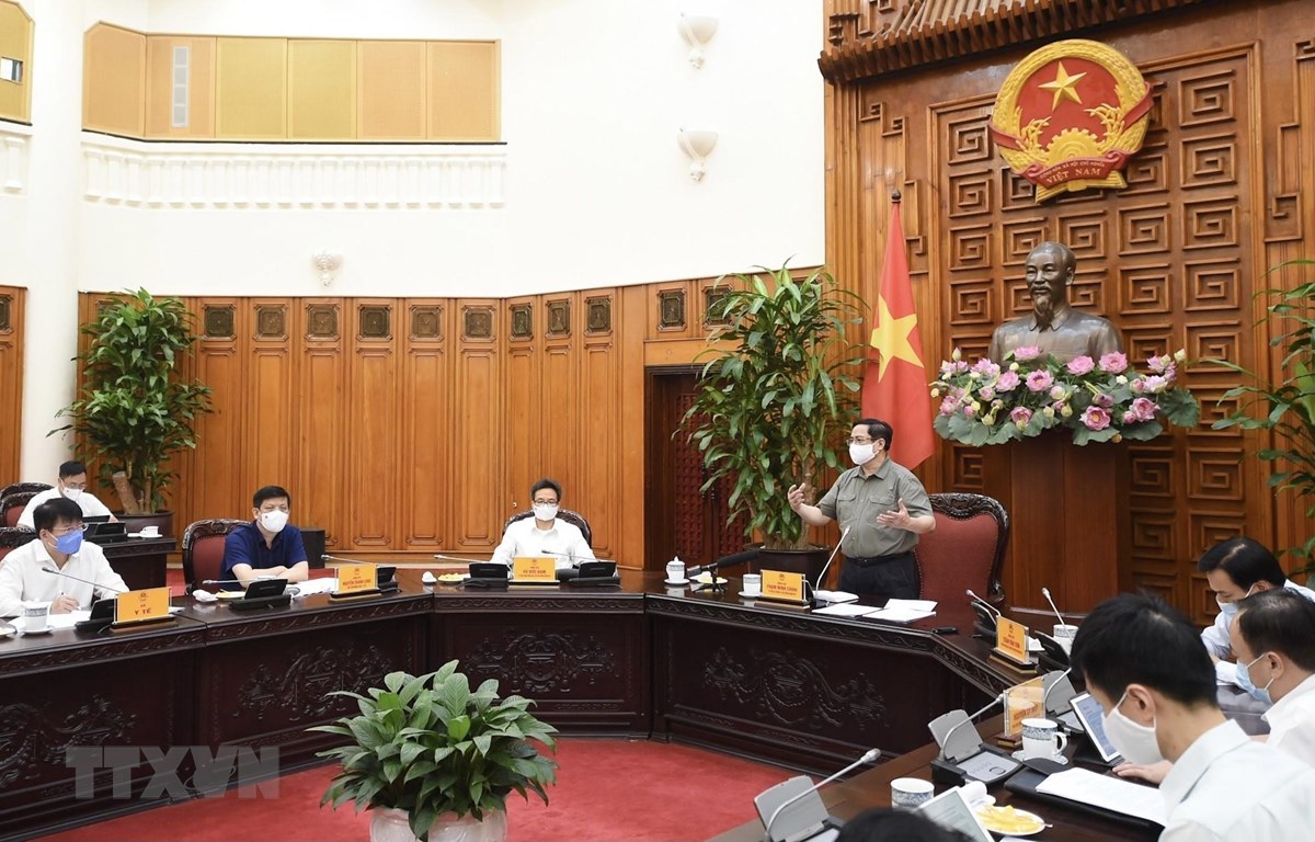 Thủ tướng Phạm Minh Chính chủ trì cuộc họp với Thường trực BCĐ Quốc gia phòng, chống dịch COVID-19