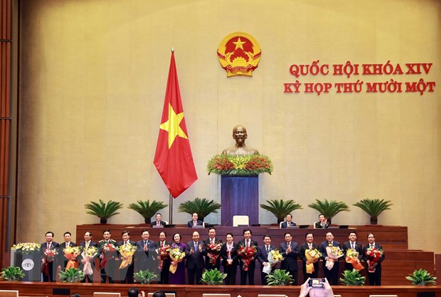 Một số Phó Thủ tướng Chính phủ, một số Bộ trưởng và thành viên khác của Chính phủ ra mắt Quốc hội sau khi được phê chuẩn.