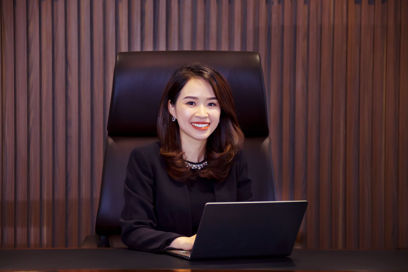 Bà Trần Thị Thu Hằng đảm nhiệm vị trí Chủ Tịch HĐQT Kienlongbank (KSBank) nhiệm kỳ 2018 - 2022