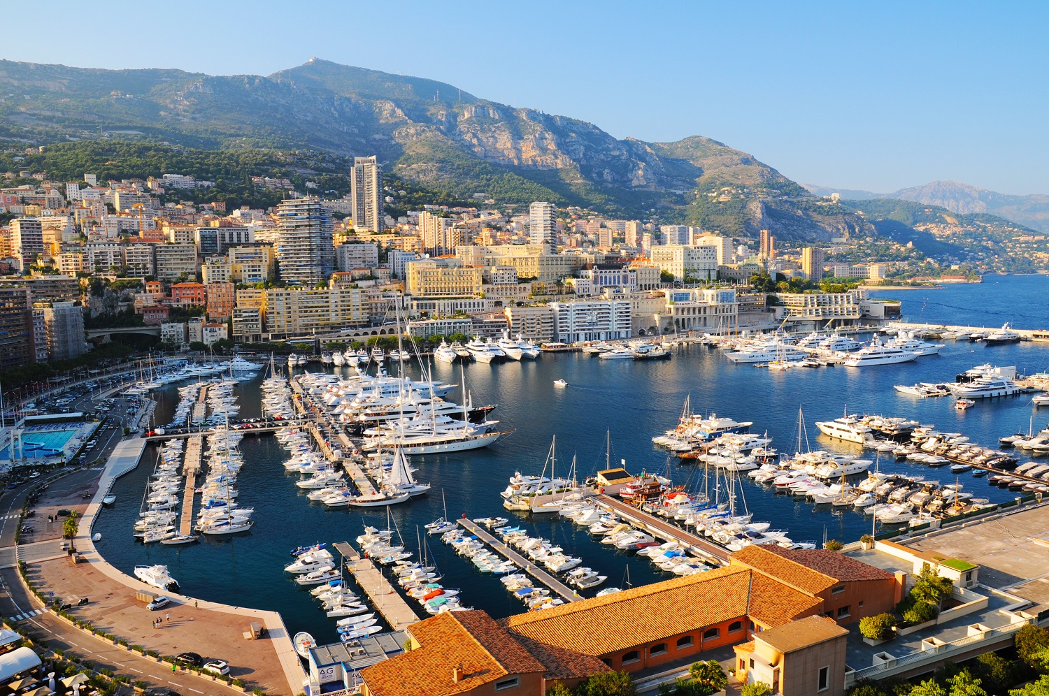 Cảng Hercules là cửa ngõ sang trọng bậc nhất Monaco thu hút giới thượng lưu sinh sống và nghỉ dưỡng