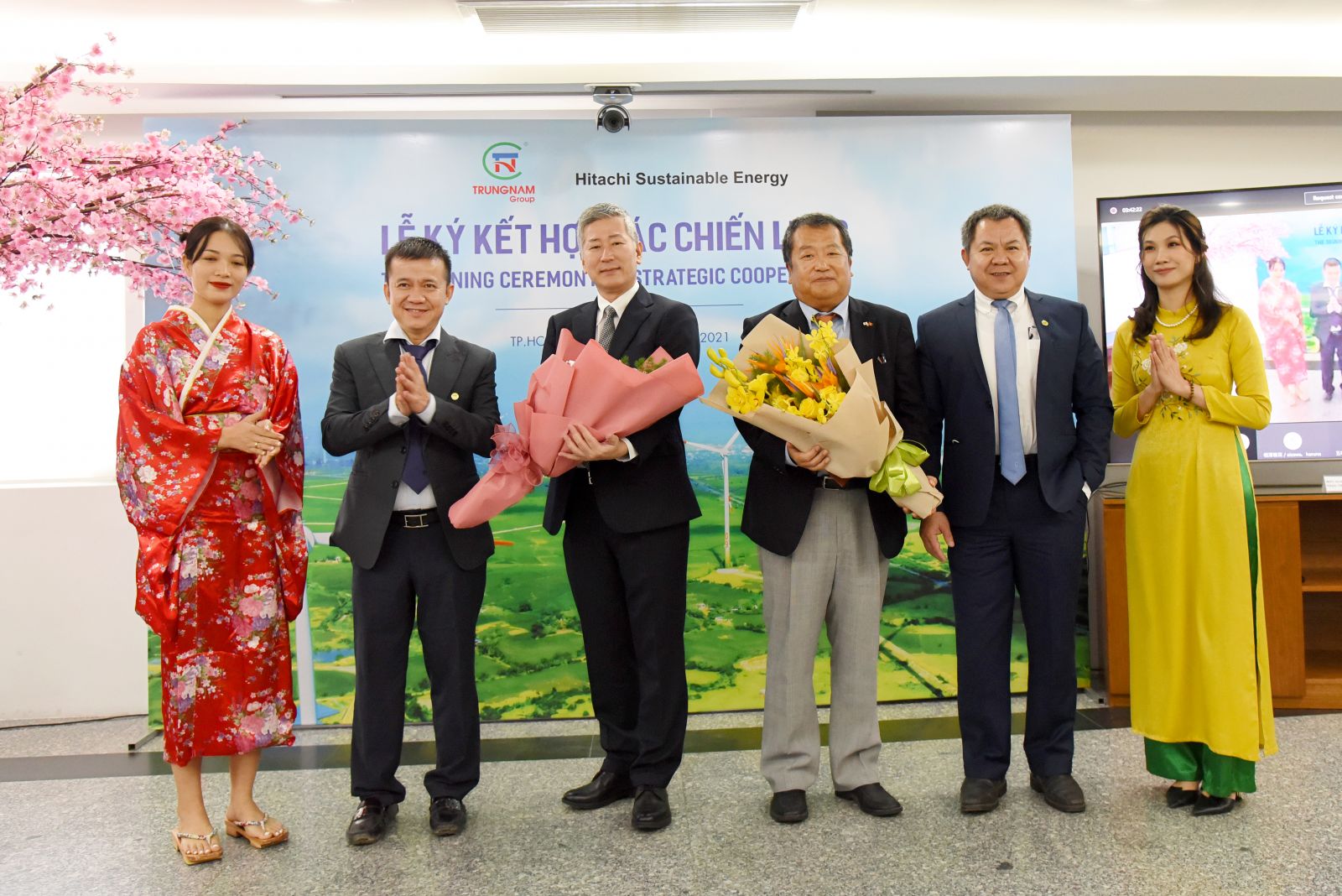 Trung Nam ký kết hợp tác chiến lược với Hitachi SE