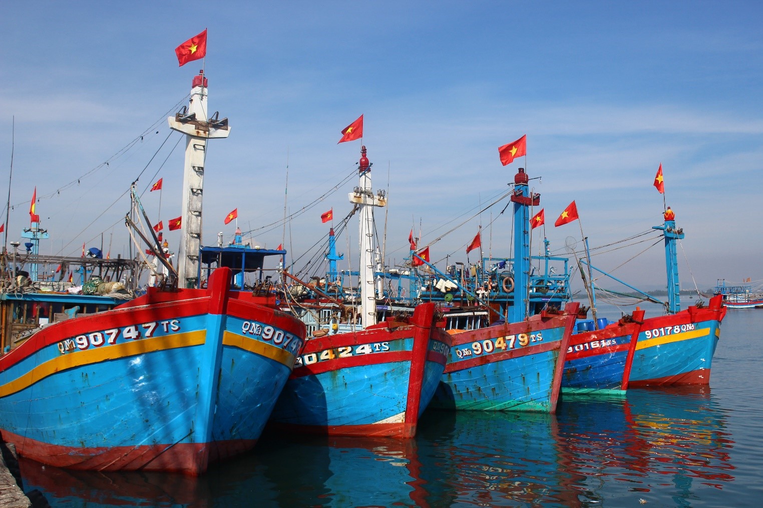 Cảng cá truyền thống Gành Hào khẳng định tiềm năng kinh tế bám biển của địa phương.