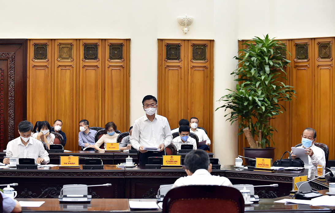Bộ trưởng Bộ Tư pháp Lê Thành Long phát biểu tại cuộc họp
