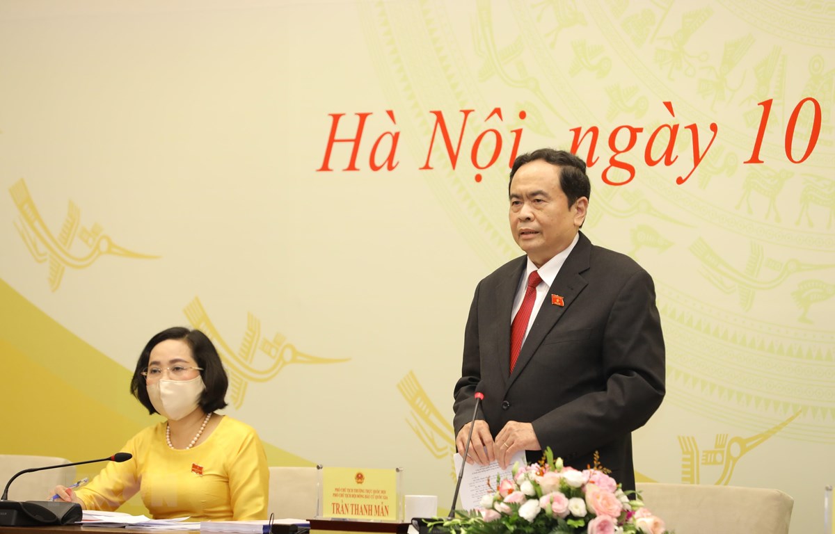 Đồng chí Trần Thanh Mẫn, Phó Chủ tịch Thường trực Quốc hội, Phó Chủ tịch Hội đồng bầu cử Quốc gia trả lời các câu hỏi của phóng viên