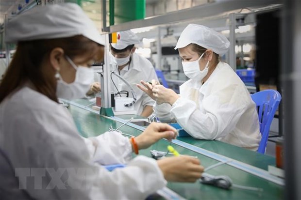 Công nhân tại khu công nghiệp ở Bắc Giang