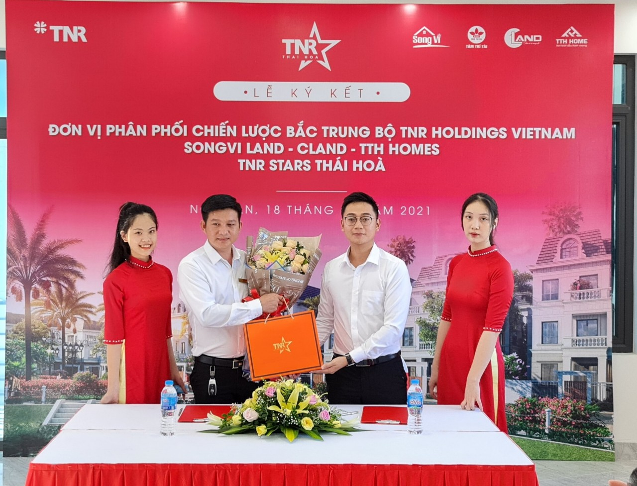 Để dự án tìm được các chủ nhân xứng tầm, TNR Holdings Vietnam đã lựa chọn và quyết định hợp tác với các đơn vị phân phối chiến lược gồm SongVi Land, CLand, TTH Homes
