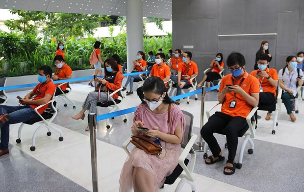 Thành phố Hồ Chí Minh hoàn thành đợt ra quân chiến dịch tiêm chủng vaccine phòng COVID-19