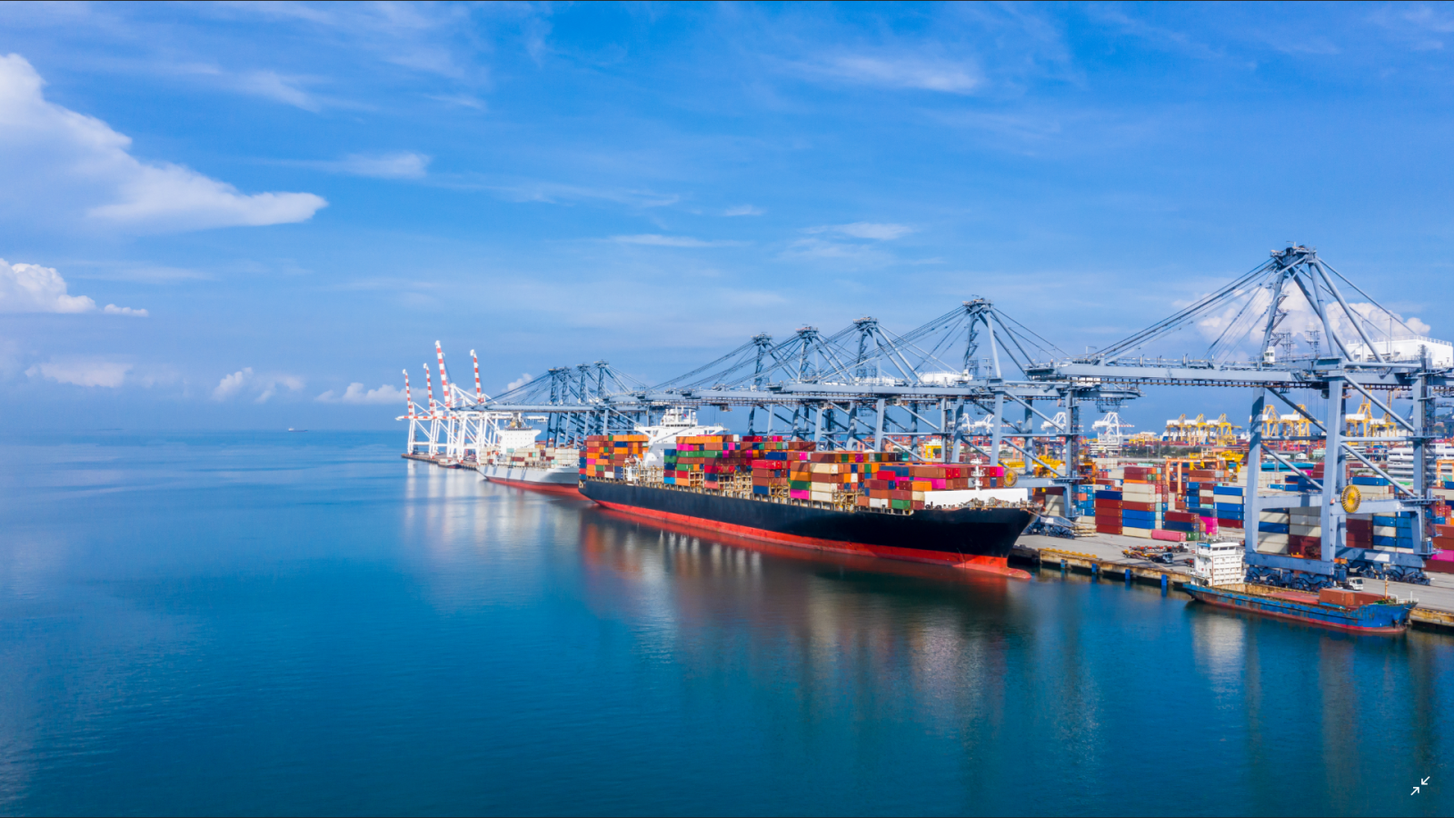 Cảng biển nước sâu Gành Hào - Bạc Liêu sẽ là điểm nhấn mũi nhọn trong phát triển kinh tế ven biển của ĐBSCL cũng như tạo chuỗi giá trị khép kín của vận tải biển Châu Á Thái Bình Dương kết nối với thế giới