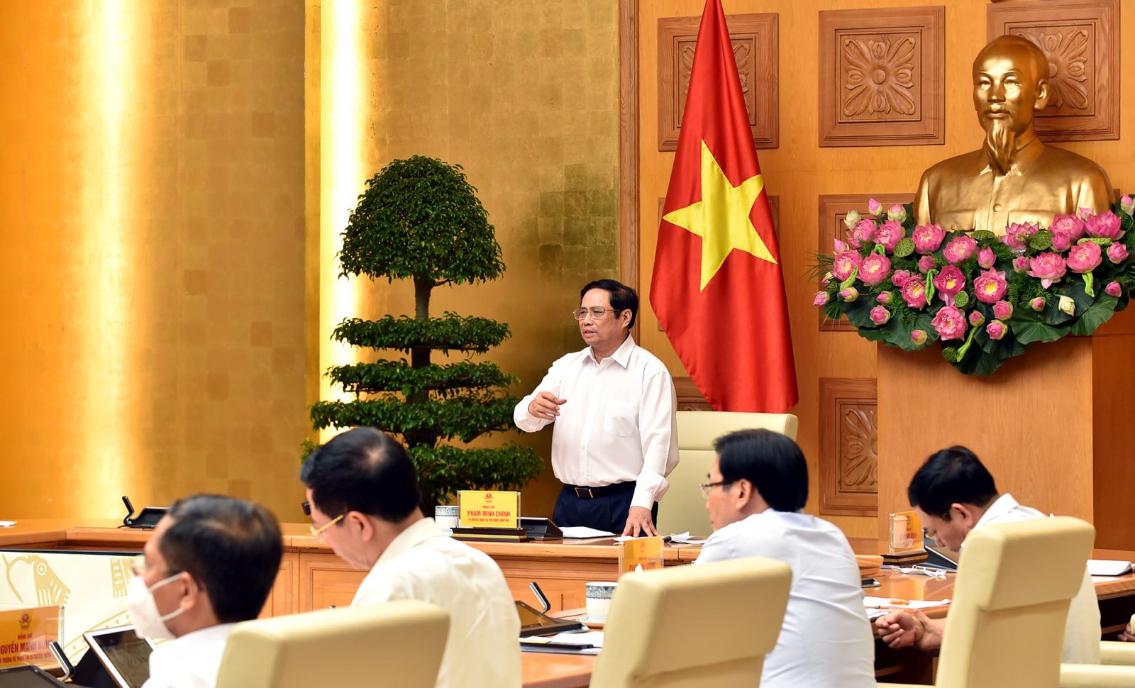 Thủ tướng Phạm Minh Chính nhấn mạnh, cách ly là để lo cho dân, vì sức khỏe và tính mạng của nhân dân