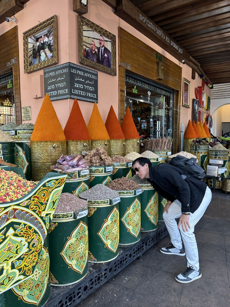 Chợ gia vị ở Rabat, Ma Rốc.