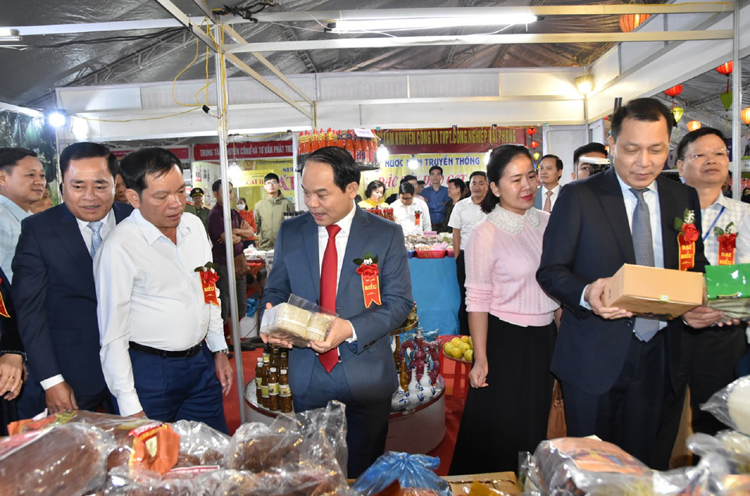 Khai mạc hội chợ thương mại quốc tế Việt - Trung