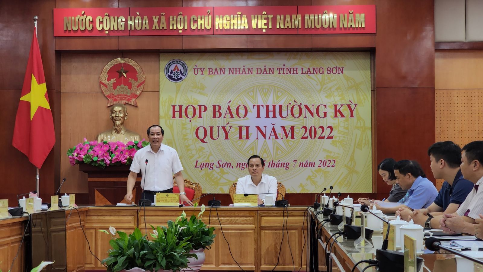  Ông Dương Xuân Huyên Phó Chủ tịch Thường trực UBND tỉnh Lạng Sơn phát biểu tại họp báo. 