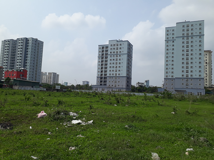 Sau gần 2 thập kỷ, dự án Khu đô thị mới Thịnh Liệt vẫn là bãi đất trống, các hạng mục công trình dang dở.