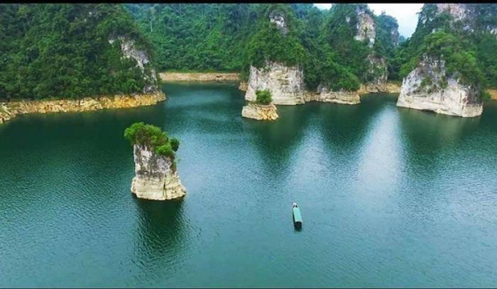 Hồ sinh thái Na Hang là điểm nhấn trong phát triển du lịch ở Tuyên Quang.