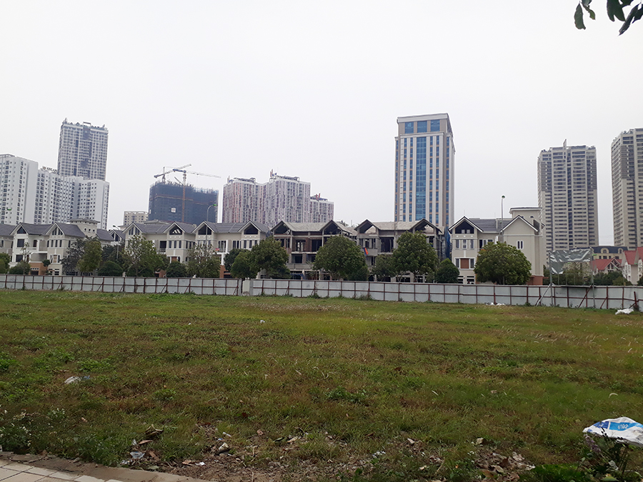 Nhiều diện tích trong Khu đô thị mới Dương Nội vẫn còn để trống, chưa tiến hành xây dựng các hạng mục công trình.