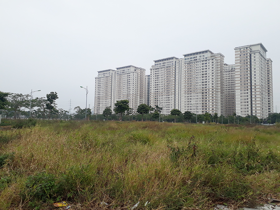 Dự án Khu đô thị mới Dương Nội xây dựng trên quỹ đất đối ứng của một dự án BT, nhưng đến nay vẫn còn dang dở nhiều hạng mục công trình.