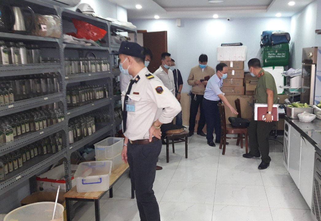 Các cơ quan chức năng, chính quyền địa phương nhiều lần kiểm tra các văn phòng cho thuê trái pháp luật tại chung cư Việt Đức Complex.
