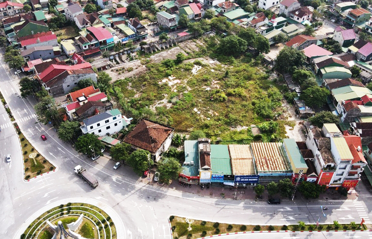 Hà Tĩnh: Loạt khu đất “vàng” bị bỏ hoang ở Thị xã Hồng Lĩnh