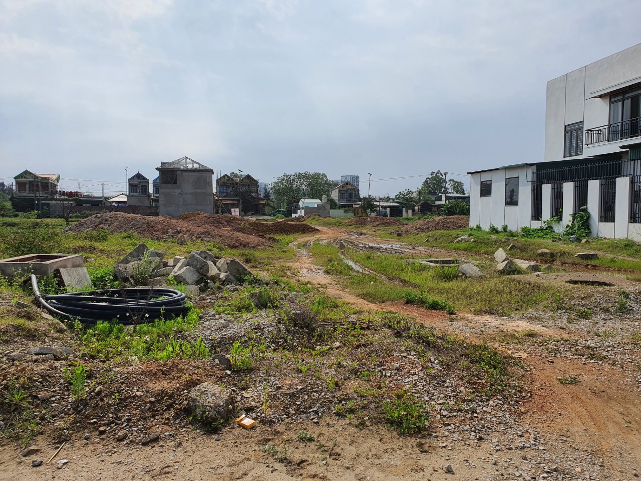 Nghịch lý ở Thanh Hóa: NOXH thiếu- đất nền bỏ hoang