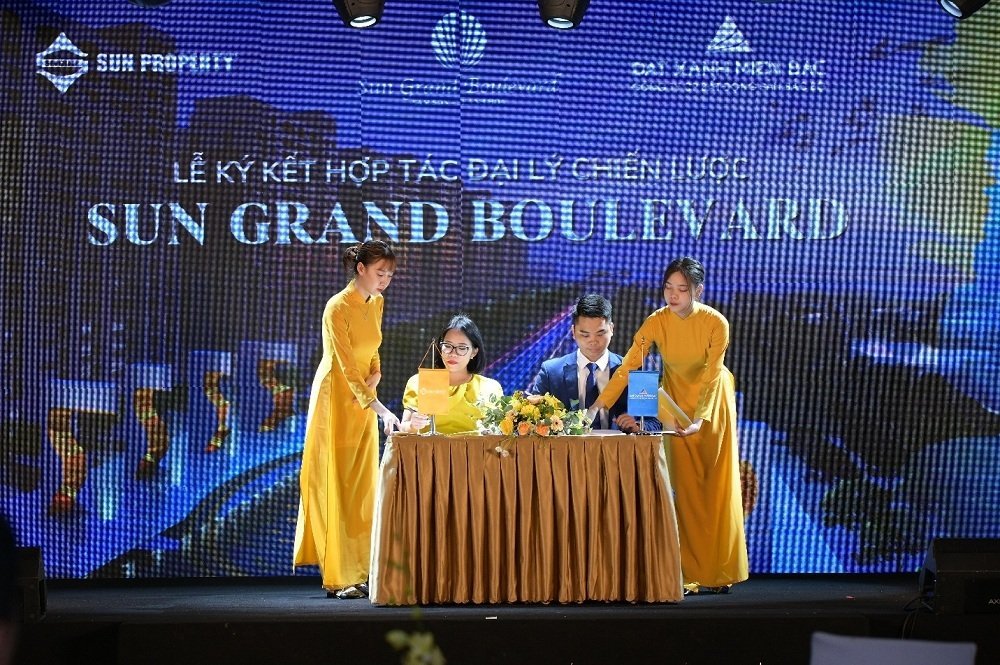 CEO Nguyễn Ngọc Dinh - Tổng Giám đốc Bất Động Sản Bắc Bộ được vinh danh tại Giải thưởng Sao Đỏ - Doanh nhân trẻ Việt Nam tiêu biểu 2022