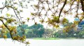 Hồ Gươm lung linh trong sắc loài hoa lạ