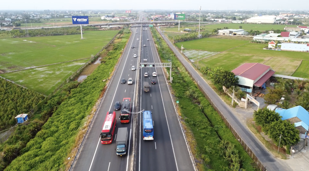 Hệ thống hạ tầng được "khơi thông", bất động sản Long An diễn biến tích cực- Ảnh 1.