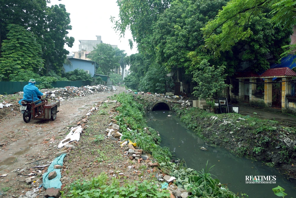 Hà Nội: Dự án cống hóa mương Kẻ Khế chậm tiến độ nhiều năm, người dân sống trong ô nhiễm- Ảnh 2.