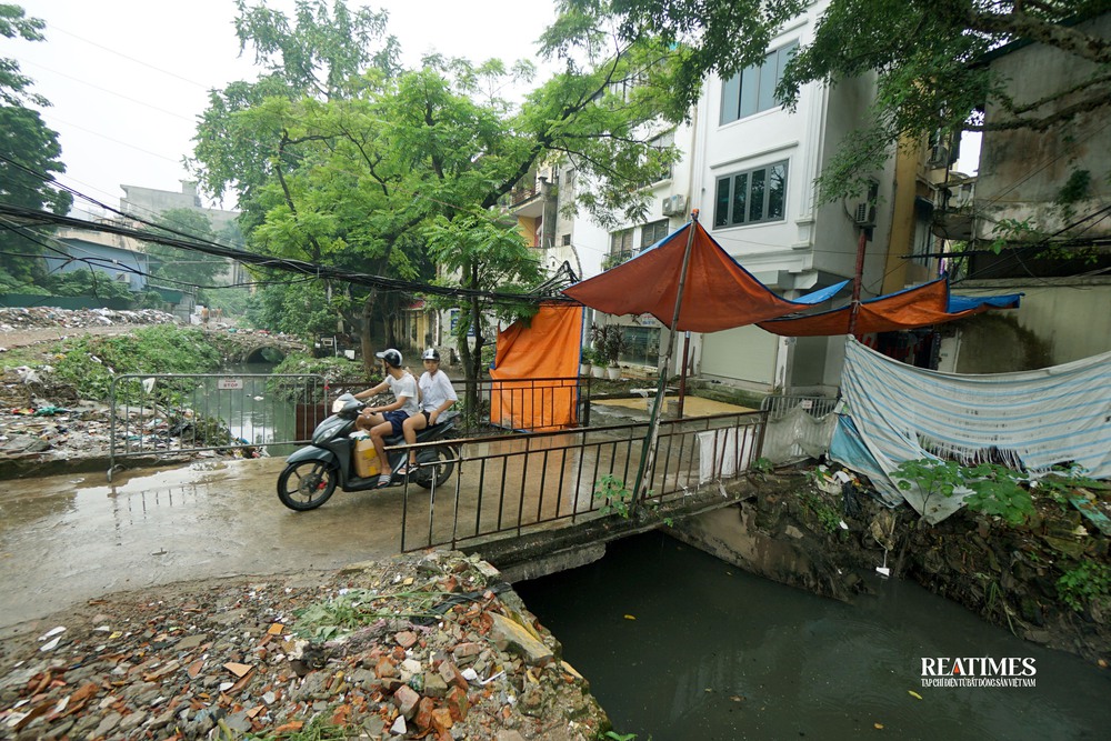 Hà Nội: Dự án cống hóa mương Kẻ Khế chậm tiến độ nhiều năm, người dân sống trong ô nhiễm- Ảnh 3.