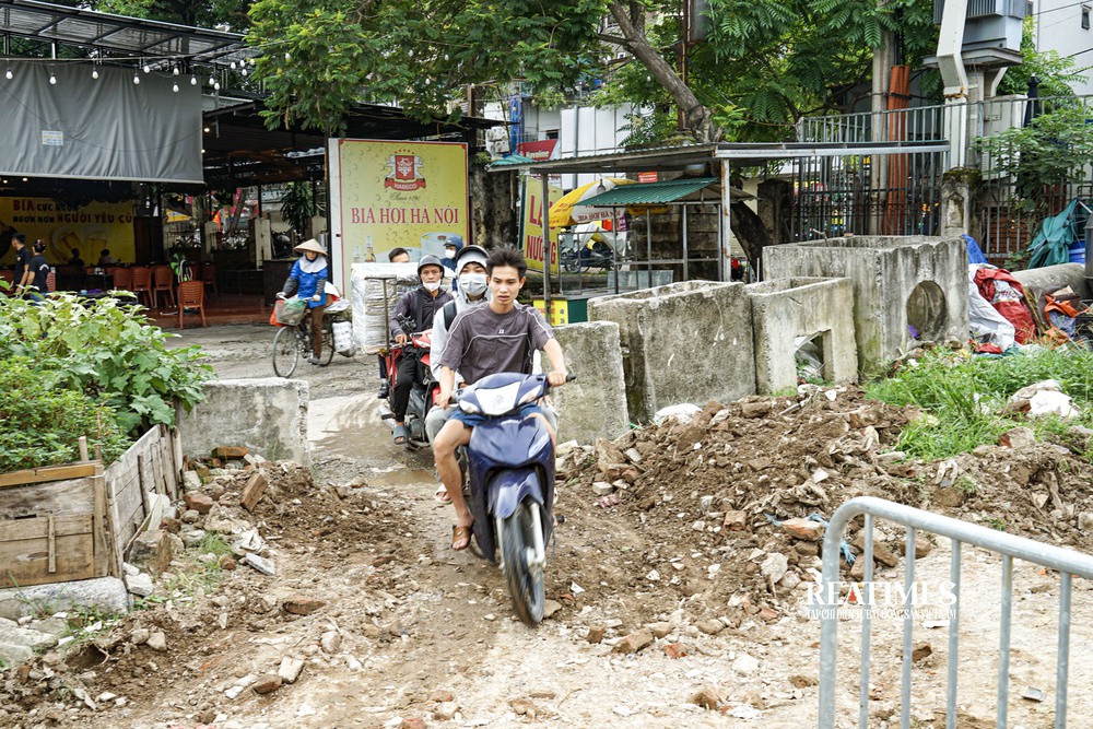 Hà Nội: Đoạn đường vành đai dài 600m sau 3 năm thi công vẫn chưa thành hình- Ảnh 12.