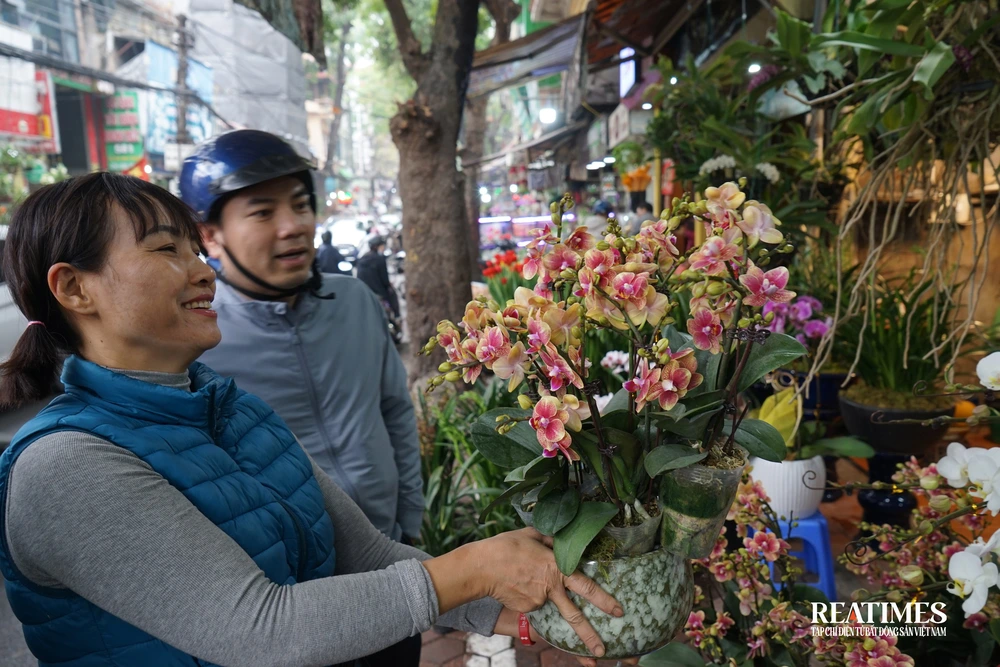 Chợ Bưởi những phiên cuối cùng của năm mang đậm nét văn hóa người Hà Nội- Ảnh 9.