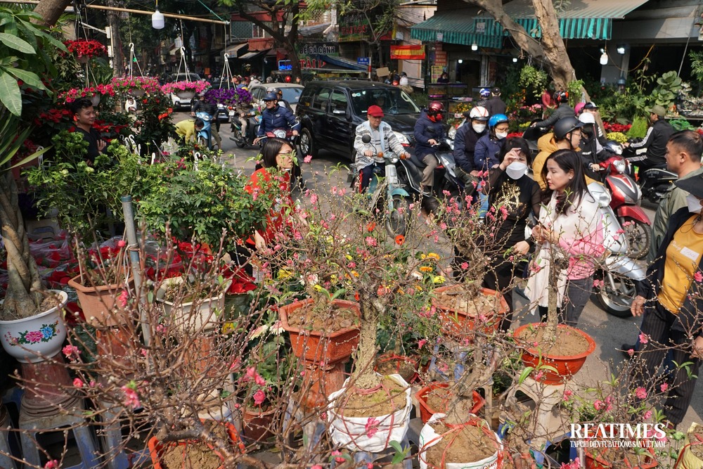 Chợ Bưởi những phiên cuối cùng của năm mang đậm nét văn hóa người Hà Nội- Ảnh 20.