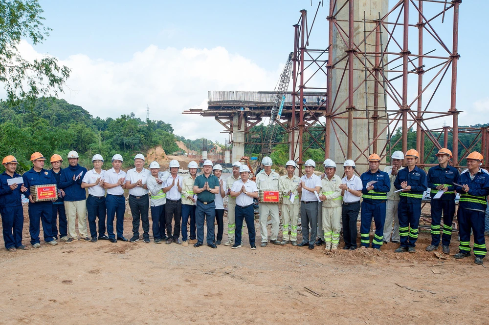Đèo Cả và hành trình kiến tạo “đại lộ của niềm tin và khát vọng”- Ảnh 24. Đèo Cả và hành trình kiến tạo “đại lộ của niềm tin và khát vọng”- Ảnh 24.