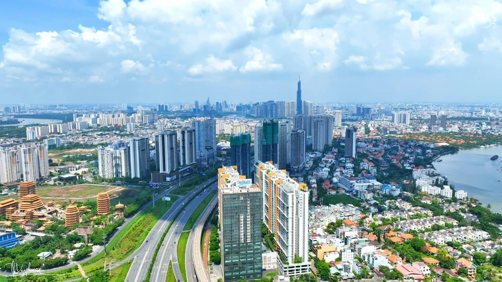 Khi các tuyến đường 'xương sống' đưa TP.HCM vươn mình tới kỷ nguyên mới- Ảnh 2. Khi các tuyến đường 'xương sống' đưa TP.HCM vươn mình tới kỷ nguyên mới- Ảnh 2.