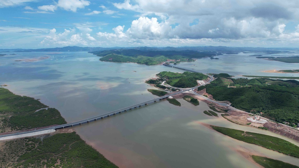 Công nghiệp văn hoá gắn với du lịch bền vững: "Đường băng" đưa Quảng Ninh thành điểm đến của toàn cầu- Ảnh 14.