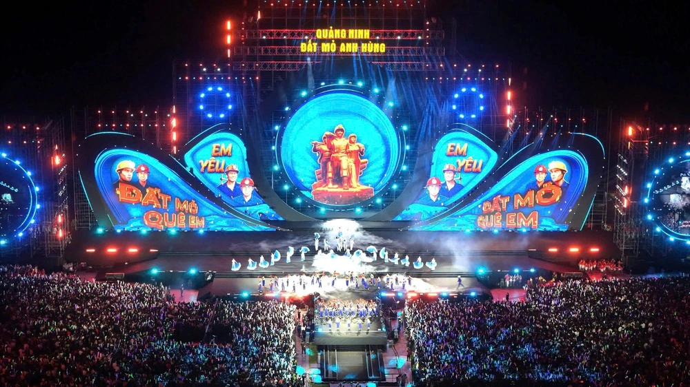 Quảng Ninh: Từ miền đất di sản đến khát vọng "trung tâm du lịch xanh"- Ảnh 24.