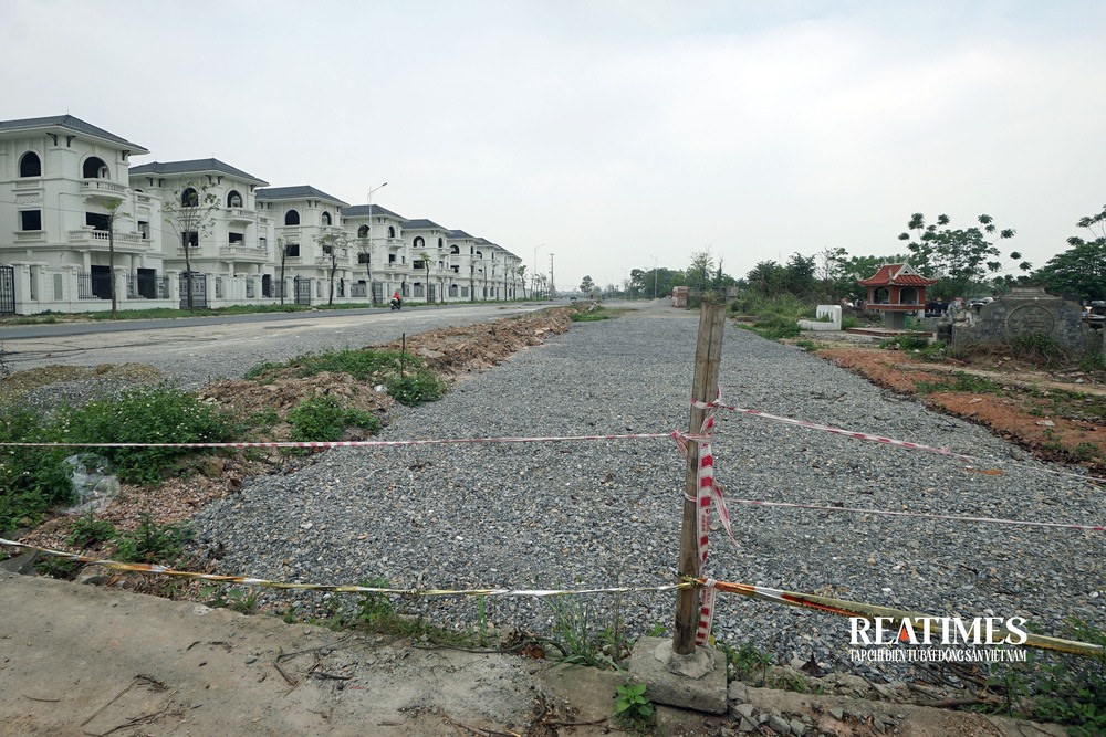 Hoài Đức (Hà Nội): Dự án đường Lại Yên - Vân Canh làm hơn 4 năm "chưa hẹn ngày về đích"- Ảnh 11. Hoài Đức (Hà Nội): Dự án đường Lại Yên - Vân Canh làm hơn 4 năm "chưa hẹn ngày về đích"- Ảnh 11.