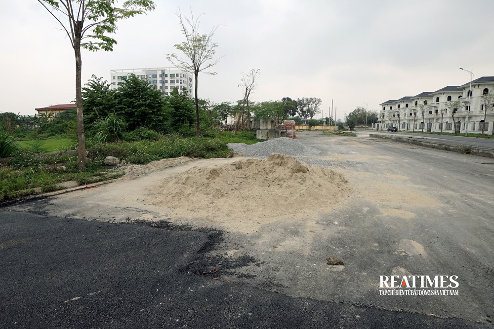 Hoài Đức (Hà Nội): Dự án đường Lại Yên - Vân Canh làm hơn 4 năm "chưa hẹn ngày về đích"- Ảnh 17. Hoài Đức (Hà Nội): Dự án đường Lại Yên - Vân Canh làm hơn 4 năm "chưa hẹn ngày về đích"- Ảnh 17.